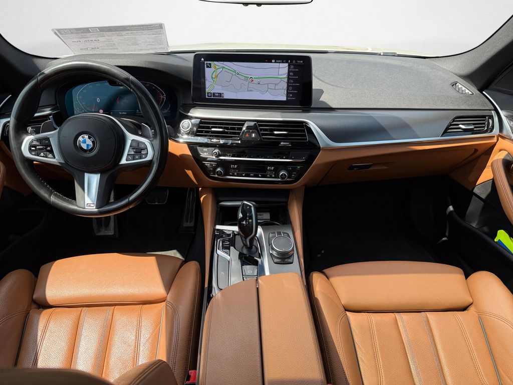 BMW 530 2023 г. Белый, пробег 44087 км