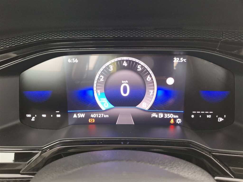 Volkswagen Polo 2024 г. Серебристый, пробег 40111 км