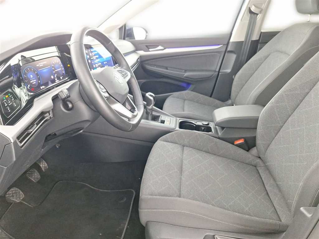 Volkswagen Golf 2024 г. Синий, пробег 40267 км