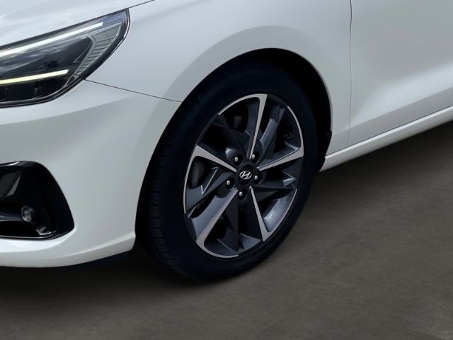 Hyundai i30 2022 г. Белый, пробег 36400 км