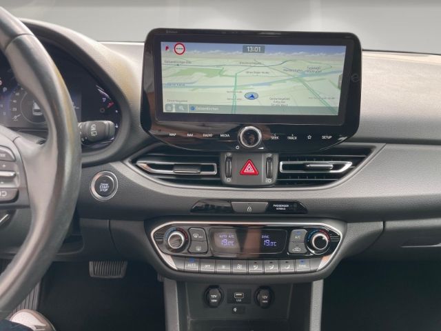 Hyundai i30 2022 г. Белый, пробег 36400 км