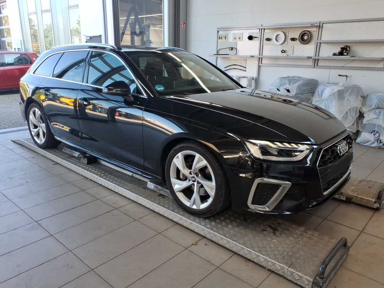 Audi A4 2023 г. Чёрный, пробег 50930 км