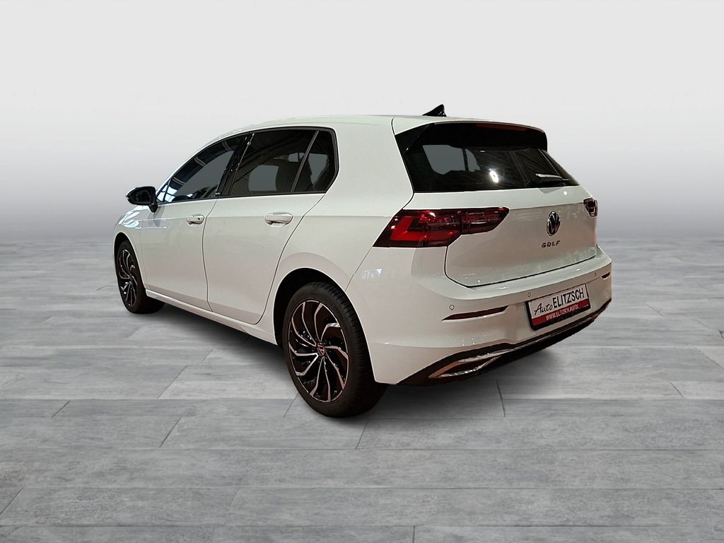 Volkswagen Golf 2024 г. Белый, пробег 14500 км