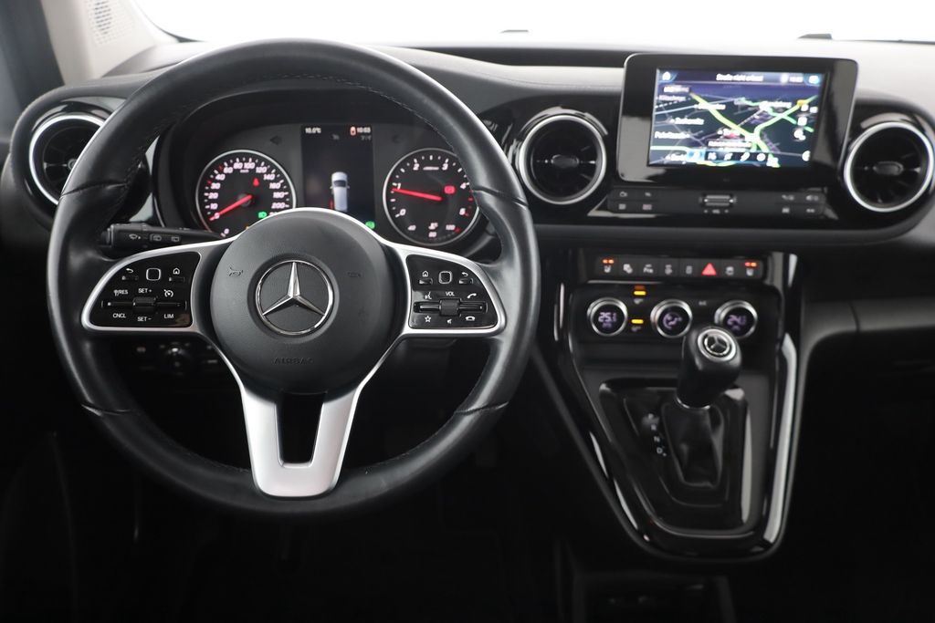 Mercedes-Benz T-CLASS 2023 г. Красный, пробег 32531 км