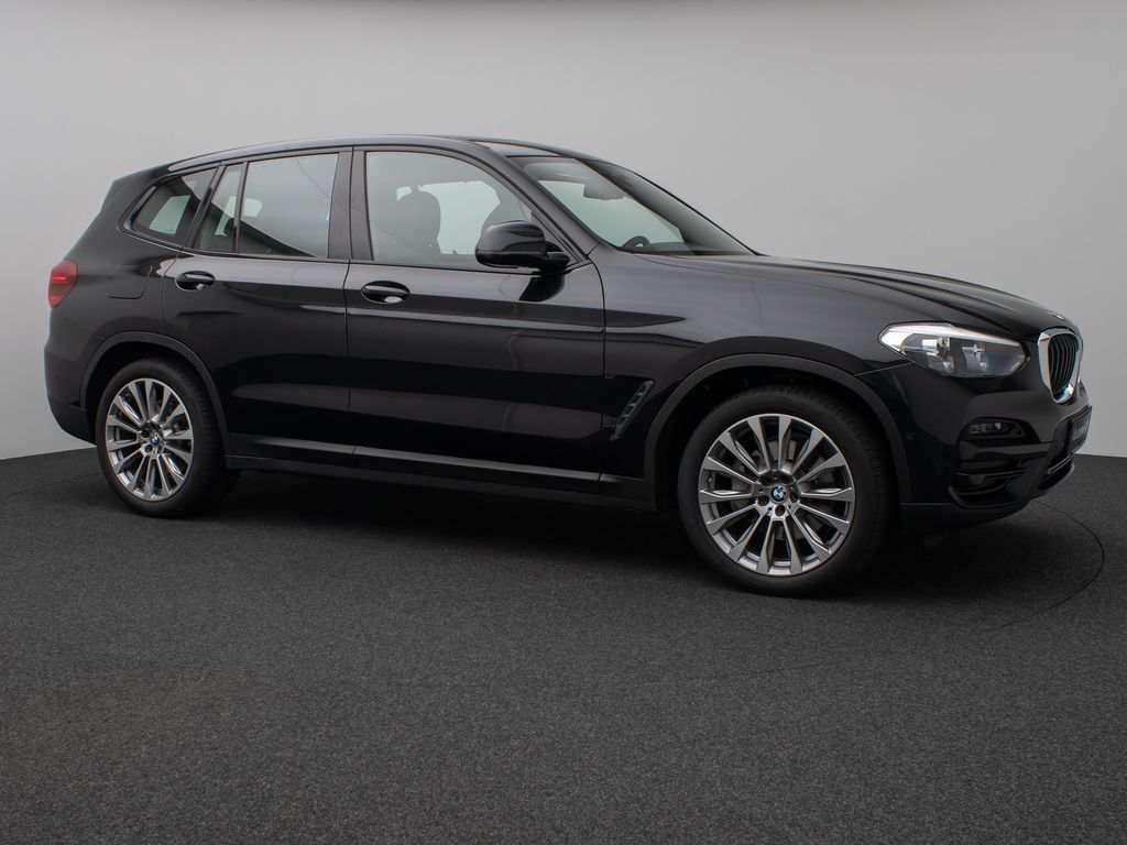 BMW X3 2021 г. Чёрный, пробег 42640 км