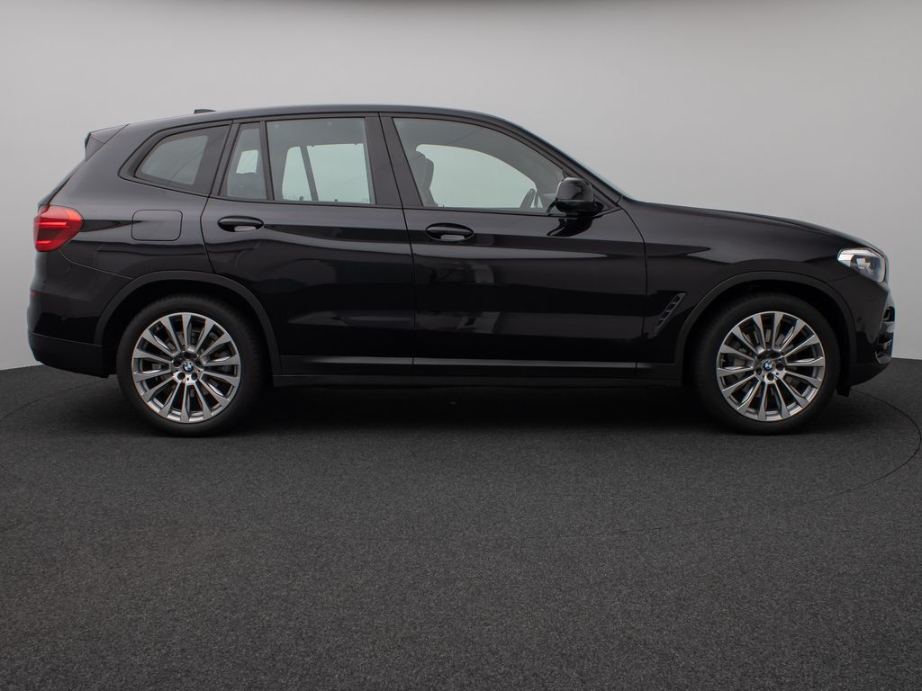 BMW X3 2021 г. Чёрный, пробег 42640 км