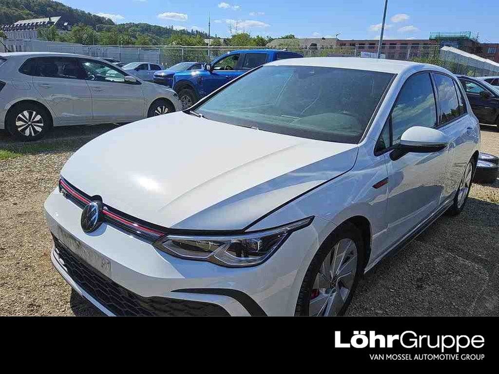 Volkswagen Golf 2024 г. Белый, пробег 33195 км