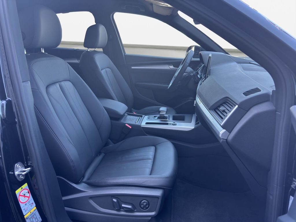 Audi Q5 2025 г. Чёрный, пробег 22900 км