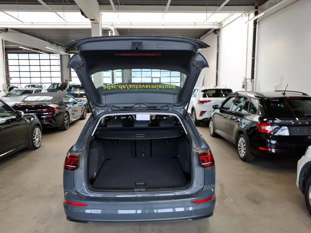Volkswagen Golf 2025 г. Серый, пробег 28776 км