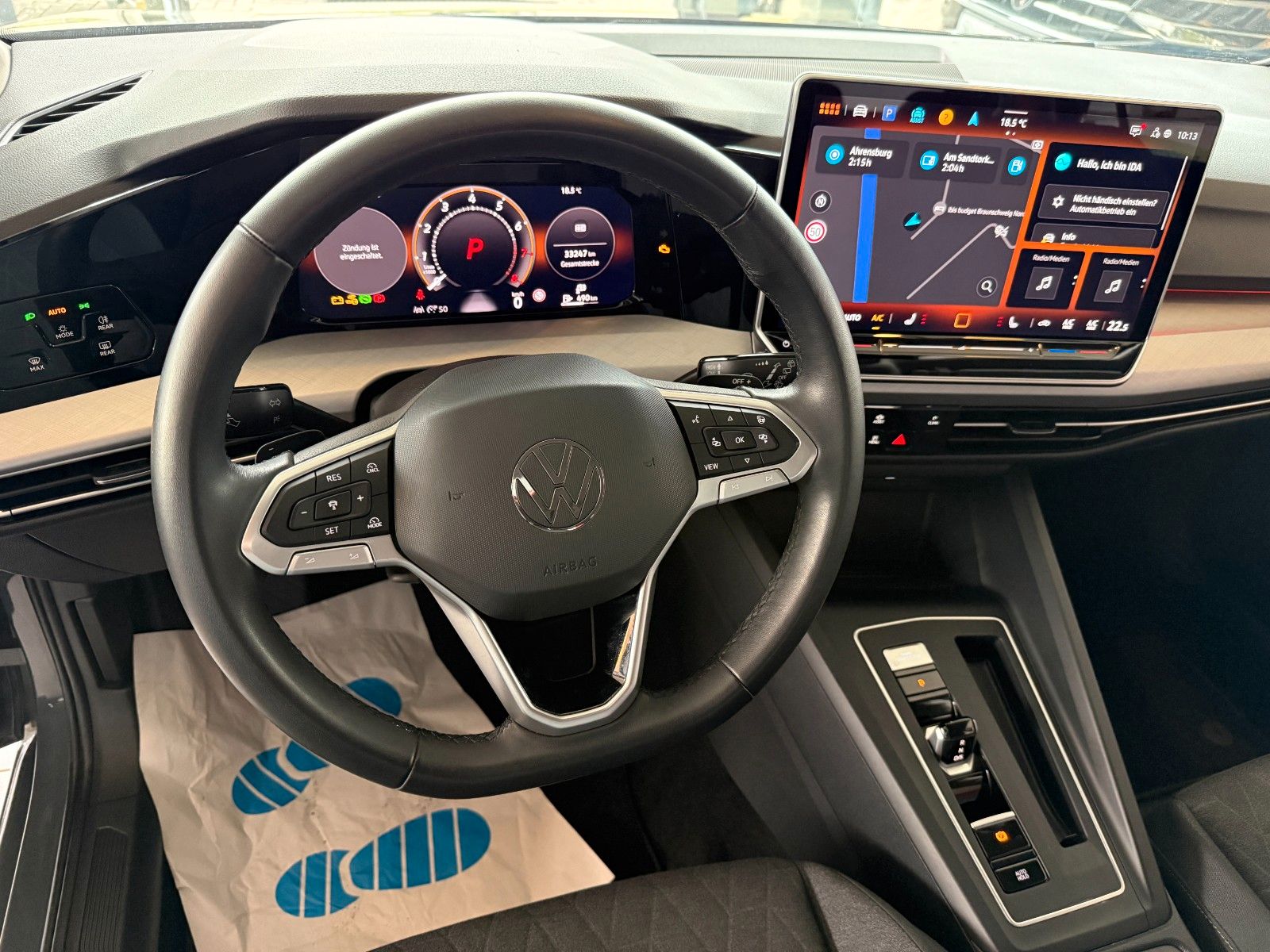 Volkswagen Golf 2025 г. Серый, пробег 33243 км