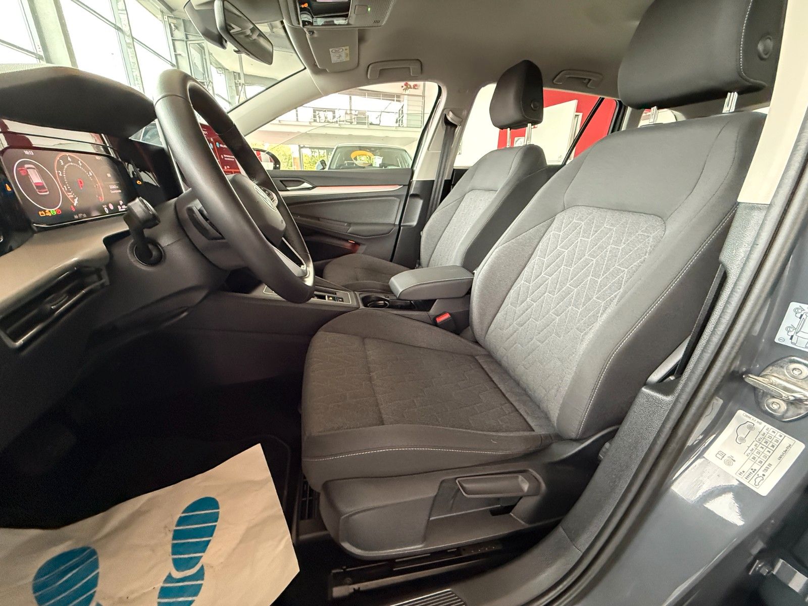Volkswagen Golf 2025 г. Серый, пробег 33243 км