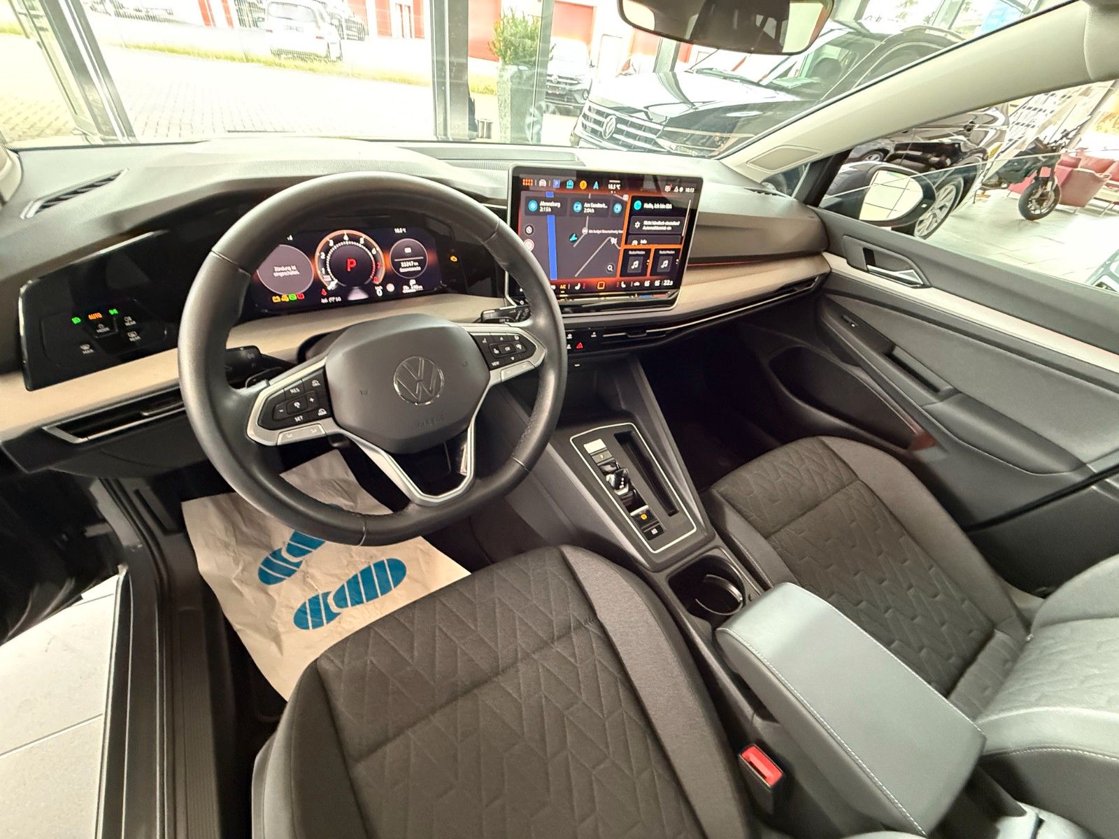 Volkswagen Golf 2025 г. Серый, пробег 33243 км