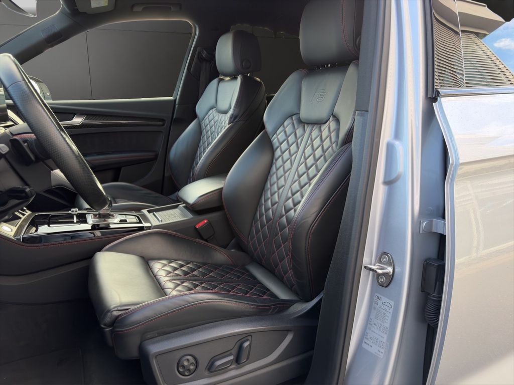 Audi Q5 2023 г. Чёрный, пробег 38314 км