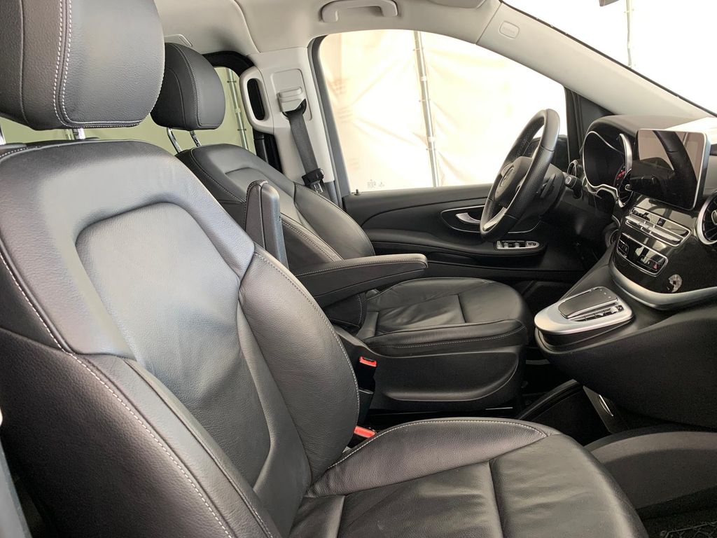 Mercedes-Benz V 300 2022 г. Серый, пробег 59000 км