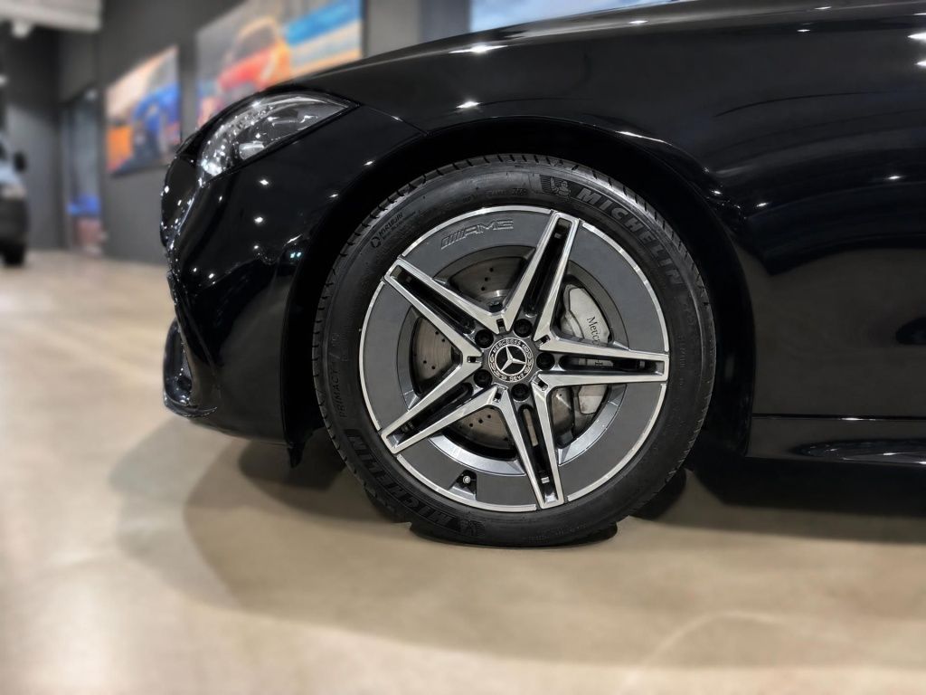 Mercedes-Benz C 300 2026 г. Чёрный, пробег 12430 км