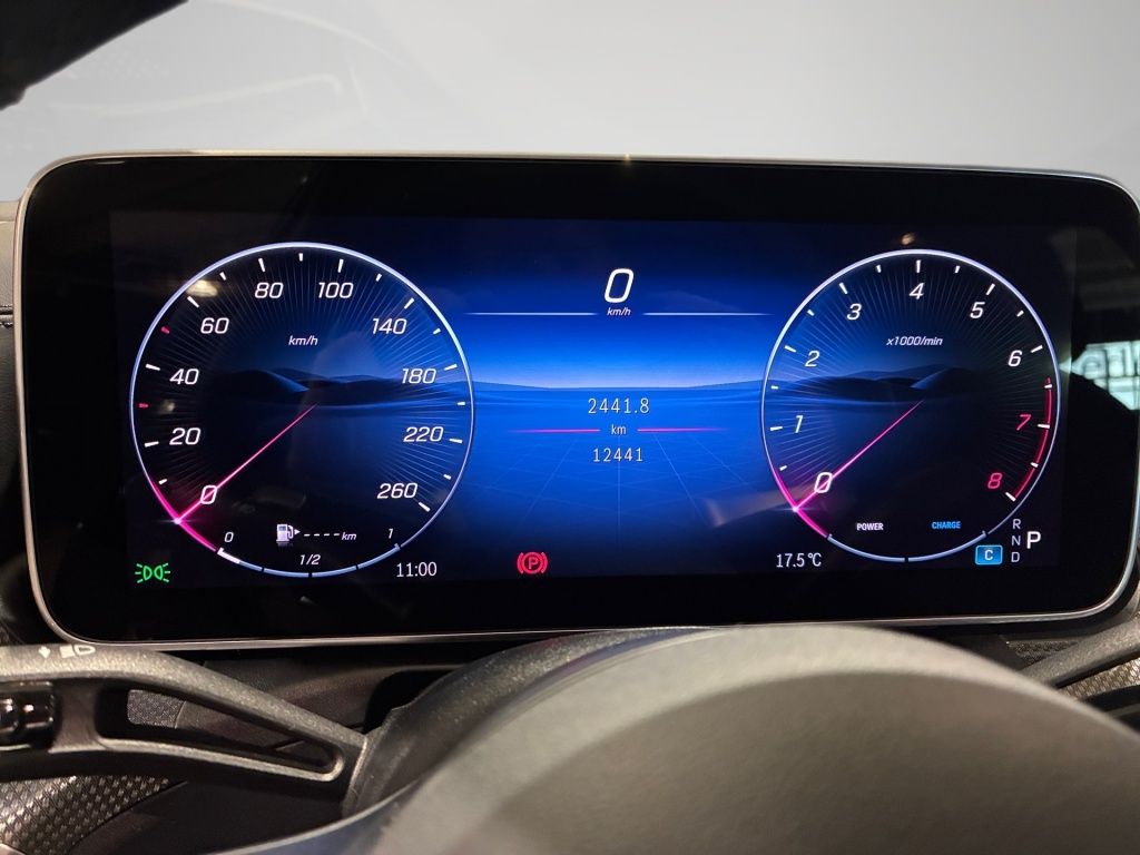 Mercedes-Benz C 300 2026 г. Чёрный, пробег 12430 км