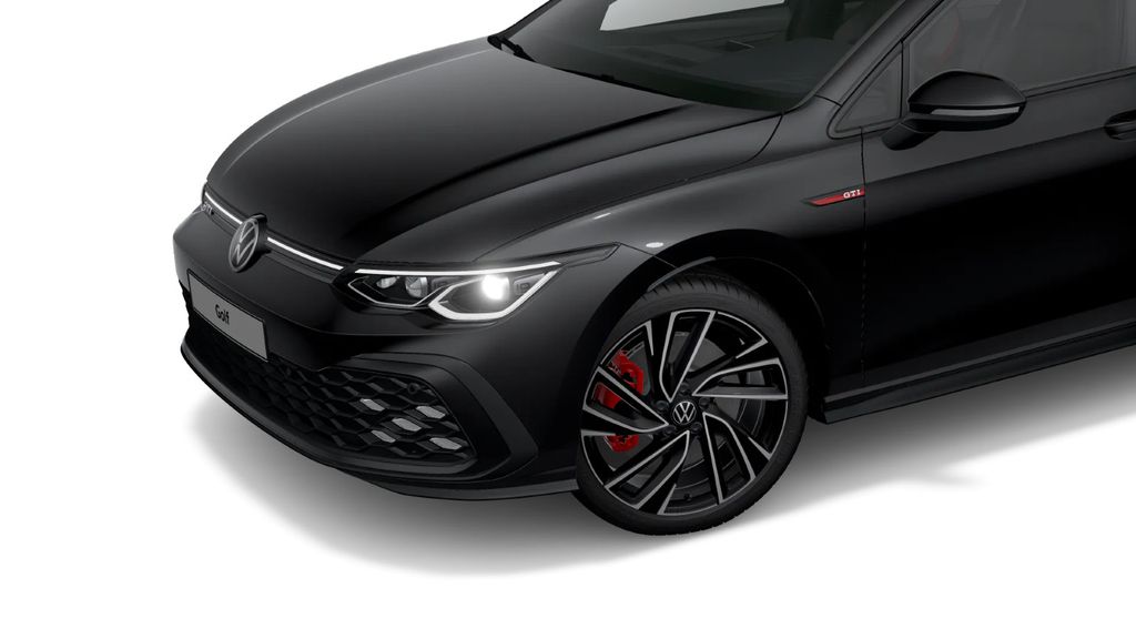 Volkswagen Golf 2022 г. Чёрный, пробег 40000 км