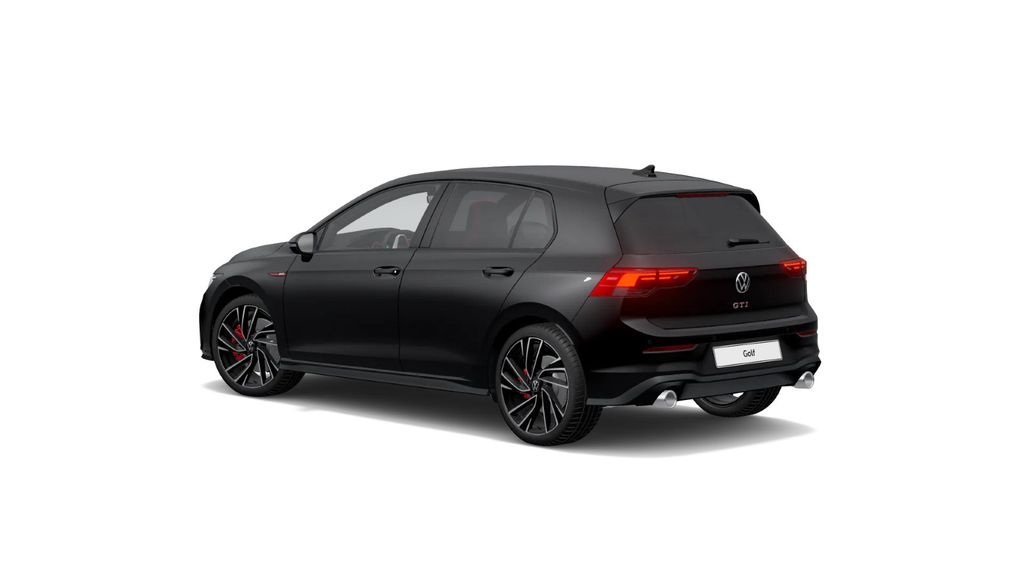 Volkswagen Golf 2022 г. Чёрный, пробег 40000 км