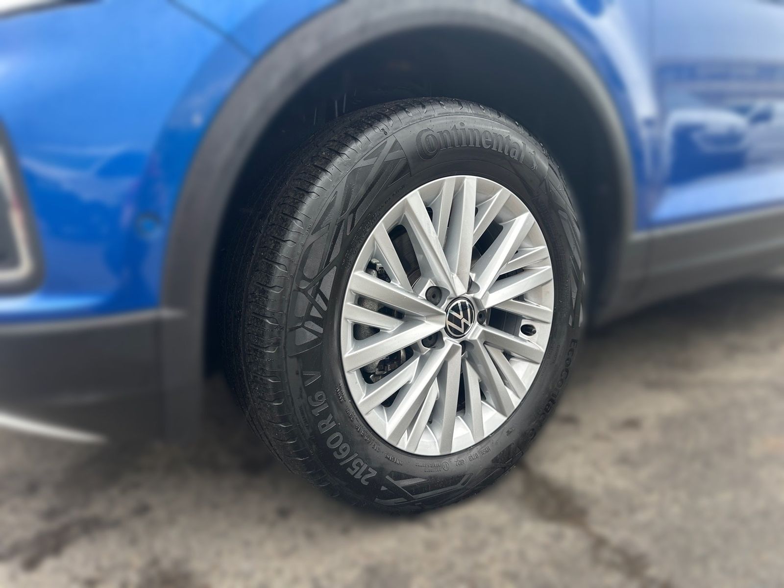 Volkswagen T-Roc 2023 г. Синий, пробег 24595 км