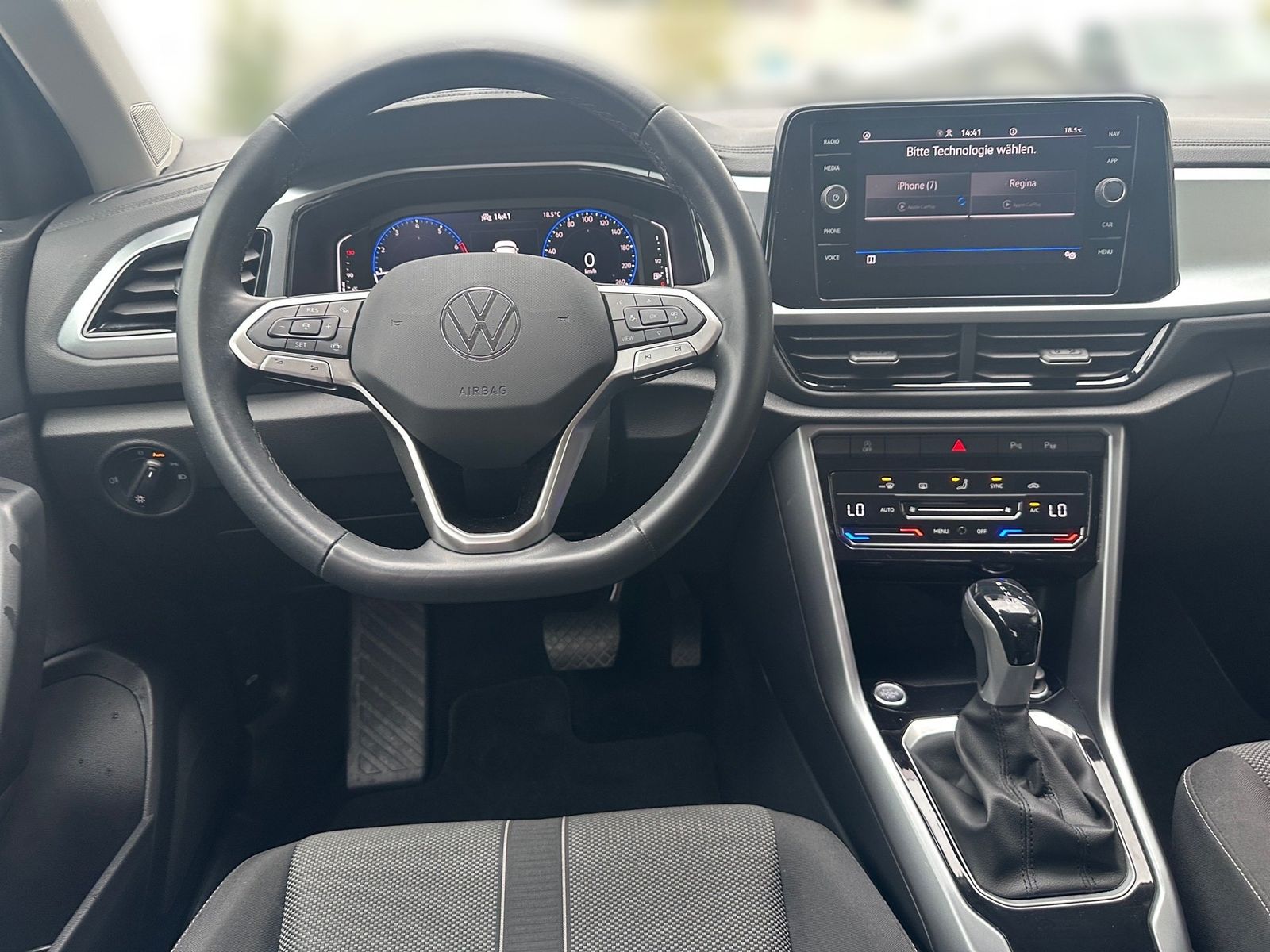 Volkswagen T-Roc 2023 г. Синий, пробег 24595 км