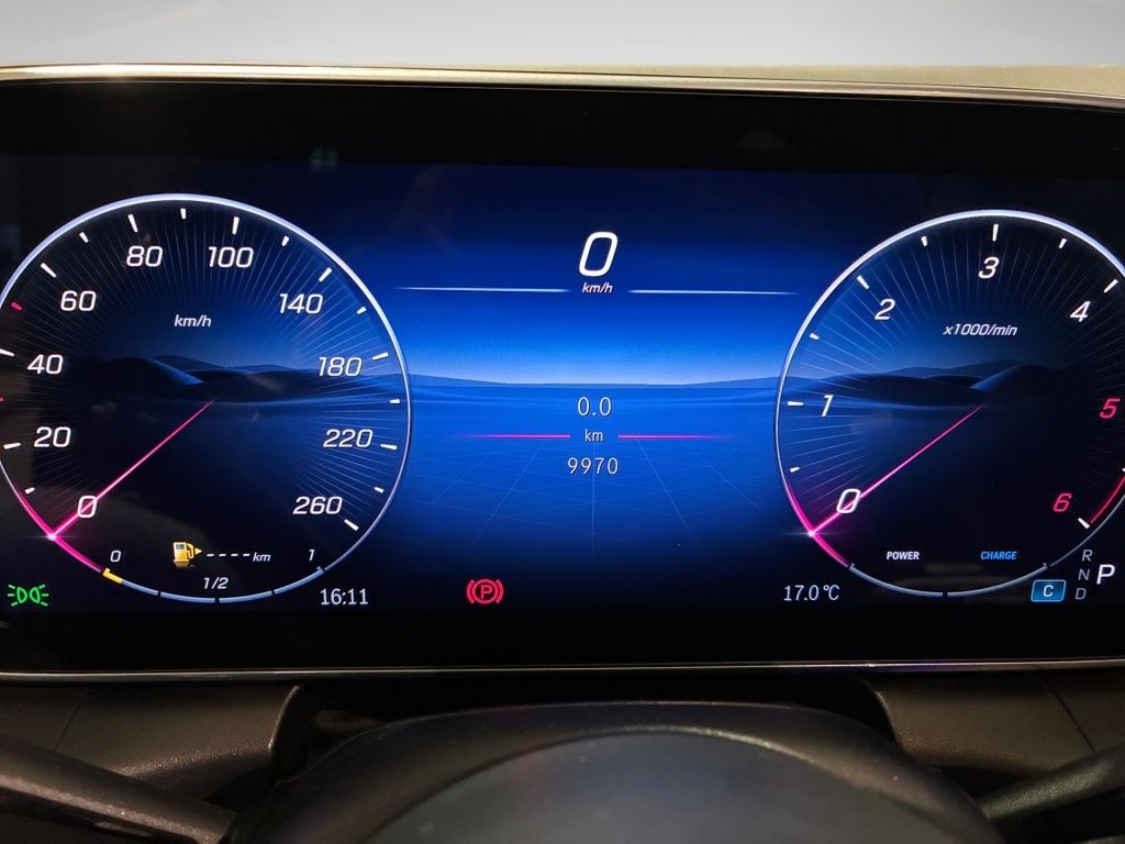 Mercedes-Benz GLC 300 2025 г. Серый, пробег 9954 км