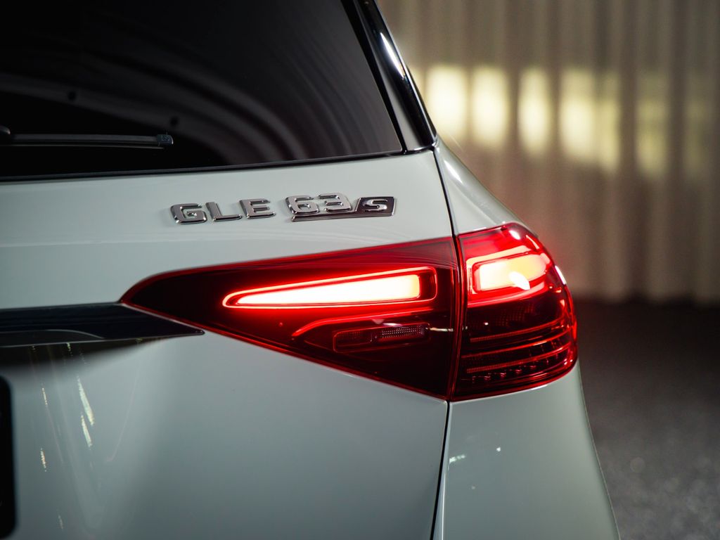 Mercedes-Benz GLE 63 AMG 2023 г. Серый, пробег 24500 км