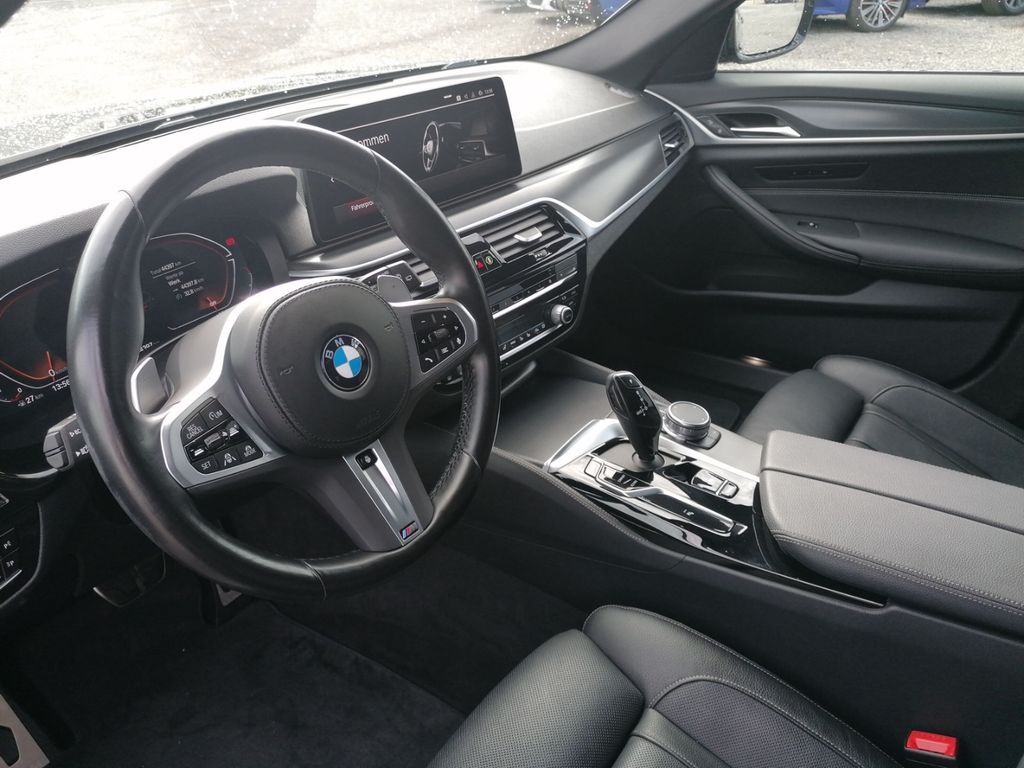 BMW 530 2023 г. Чёрный, пробег 44396 км