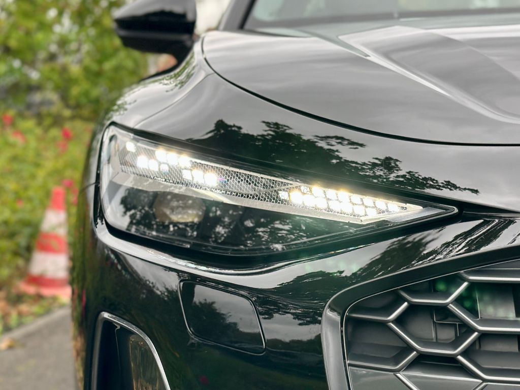 Audi A6 2026 г. Чёрный, пробег 30890 км
