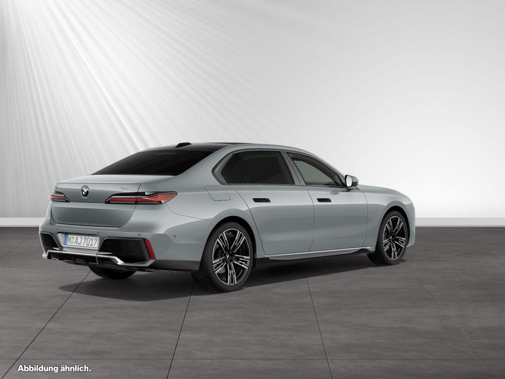 BMW 740 2025 г. Серый, пробег 29320 км