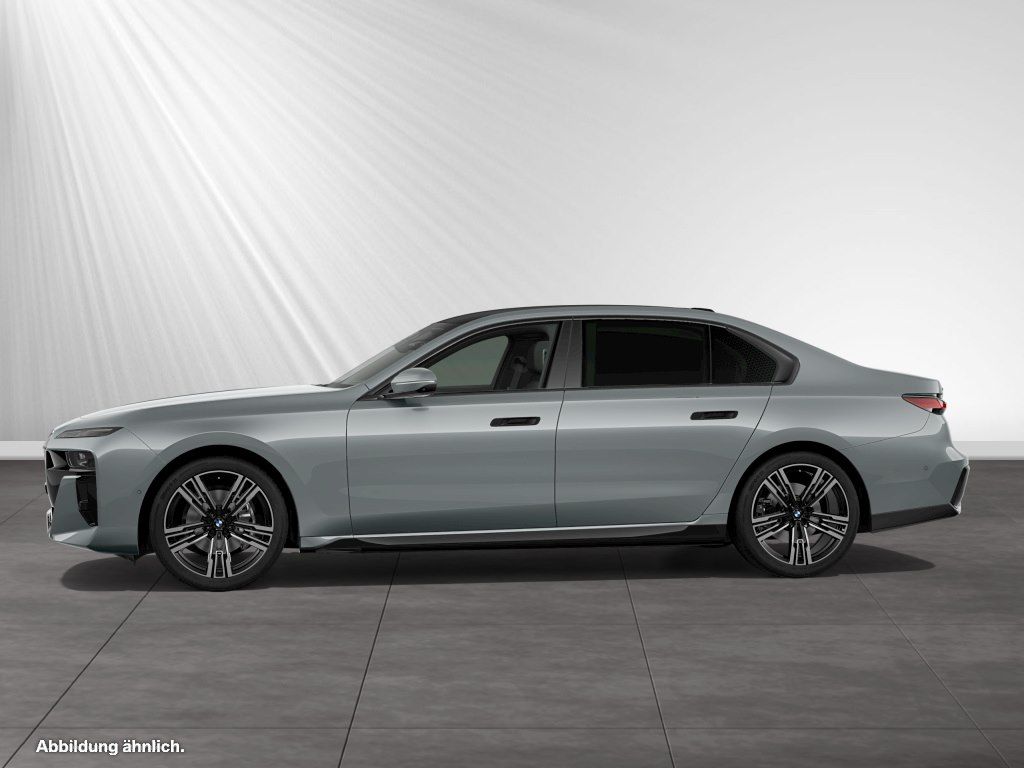 BMW 740 2025 г. Серый, пробег 29320 км