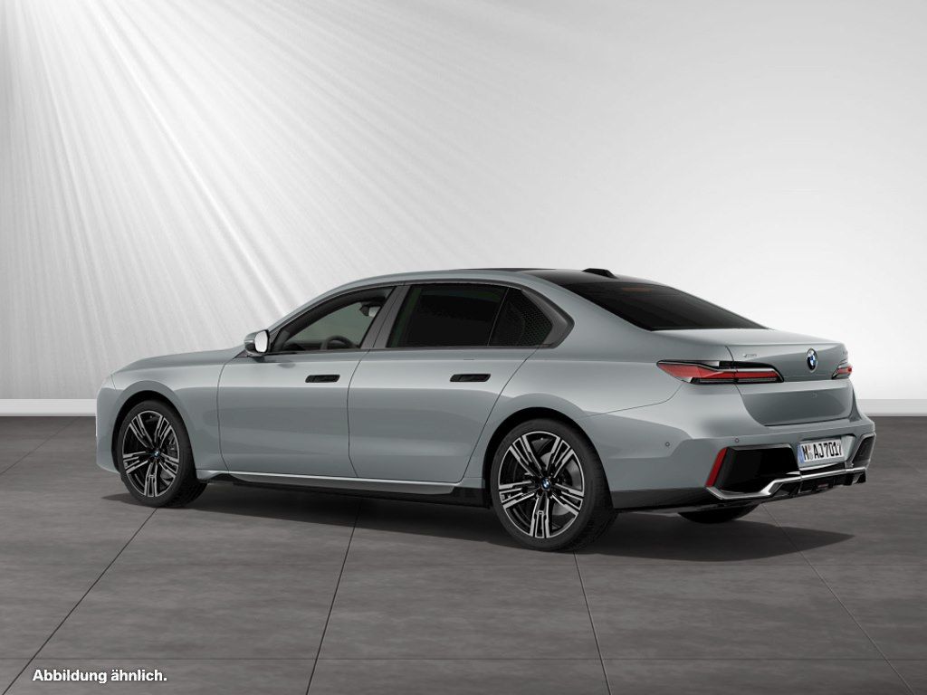 BMW 740 2025 г. Серый, пробег 29320 км