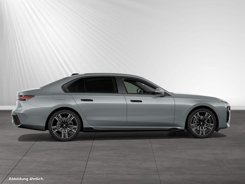 BMW 740 2025 г. Серый, пробег 29320 км