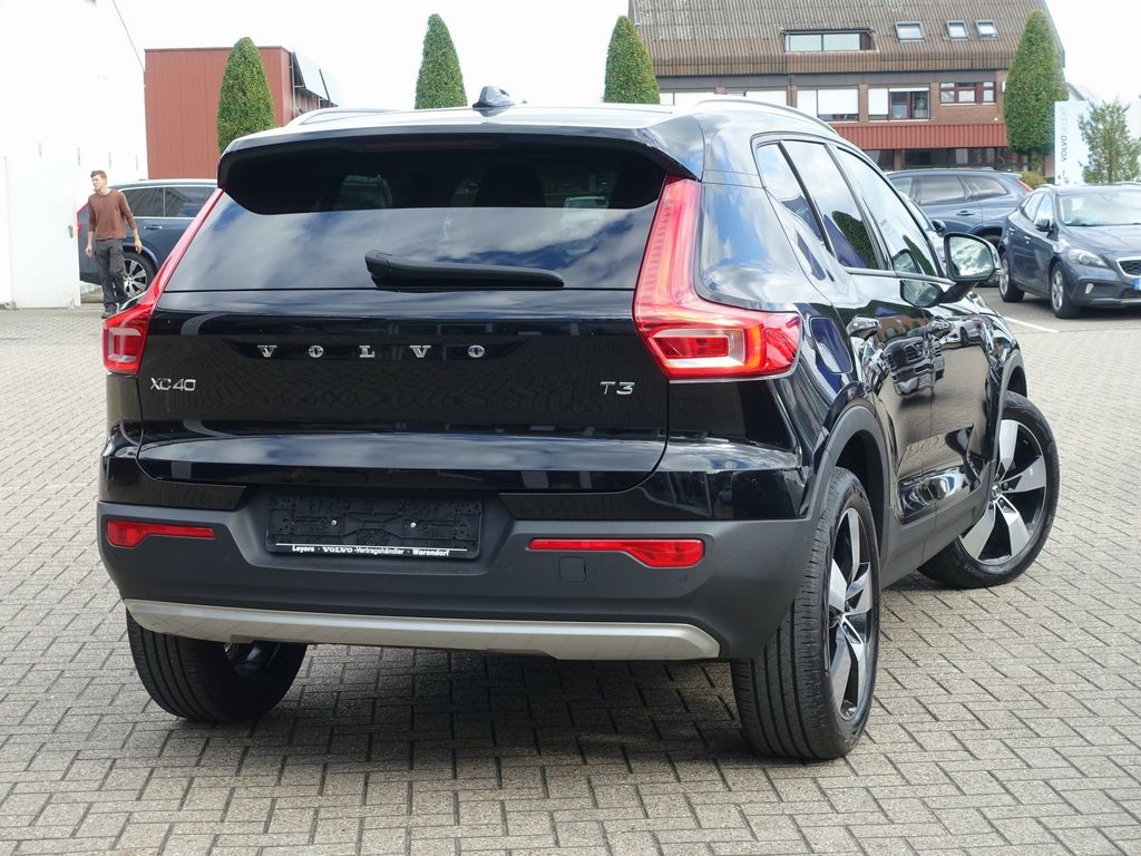 Volvo XC40 2021 г. Чёрный, пробег 50319 км