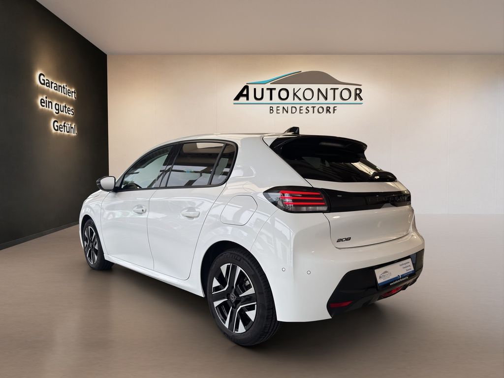 Peugeot 208 2024 г. Белый, пробег 52811 км