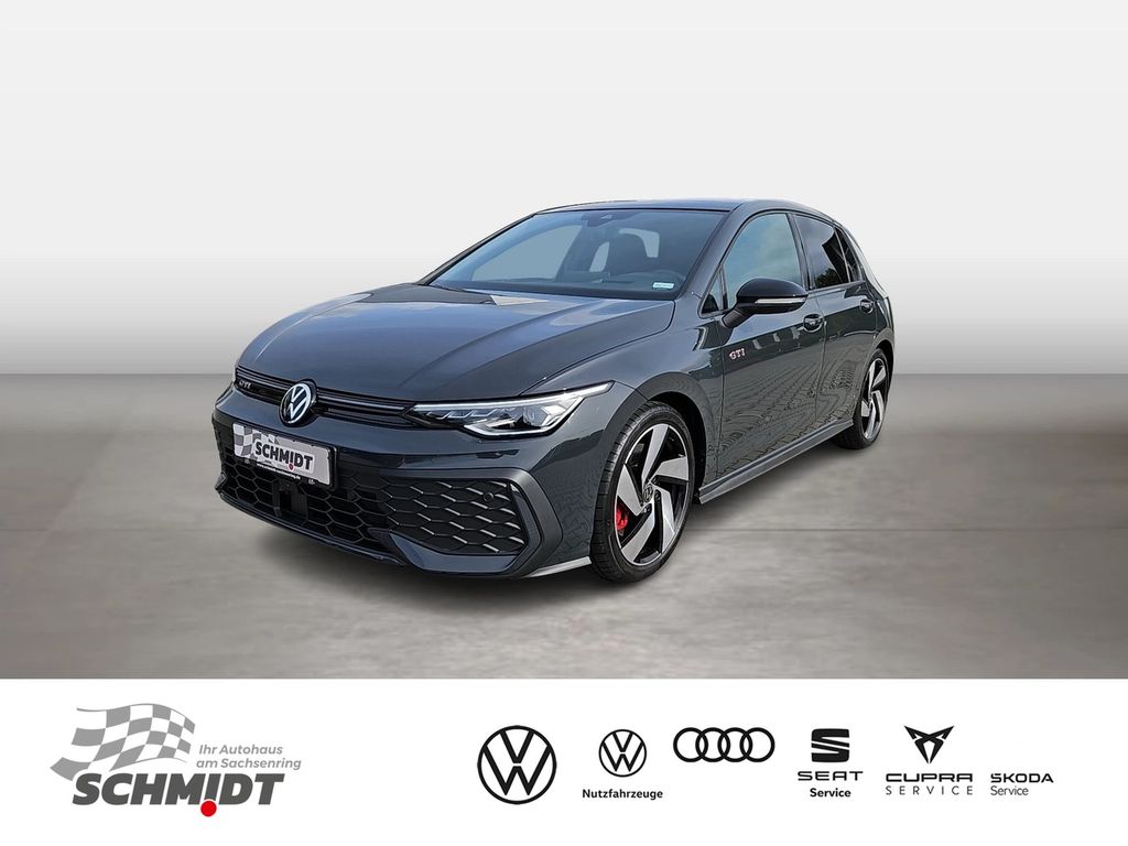 Volkswagen Golf 2024 г. Серый, пробег 22665 км