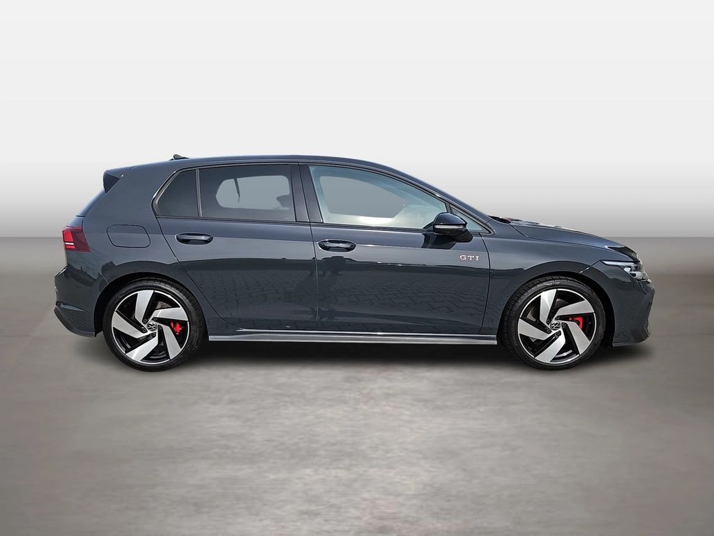 Volkswagen Golf 2024 г. Серый, пробег 22665 км