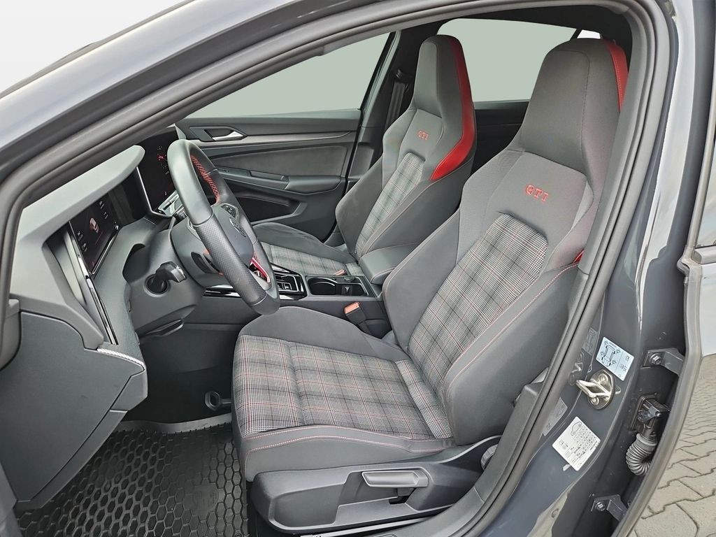 Volkswagen Golf 2024 г. Серый, пробег 22665 км