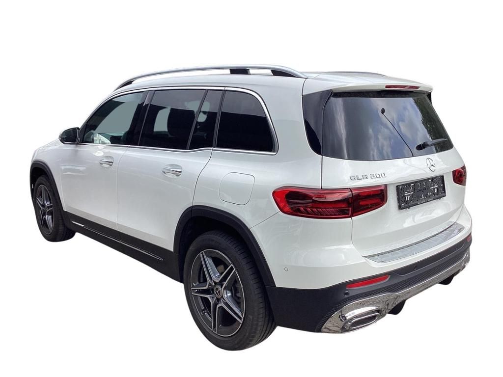 Mercedes-Benz GLB 200 2025 г. Белый, пробег 3500 км
