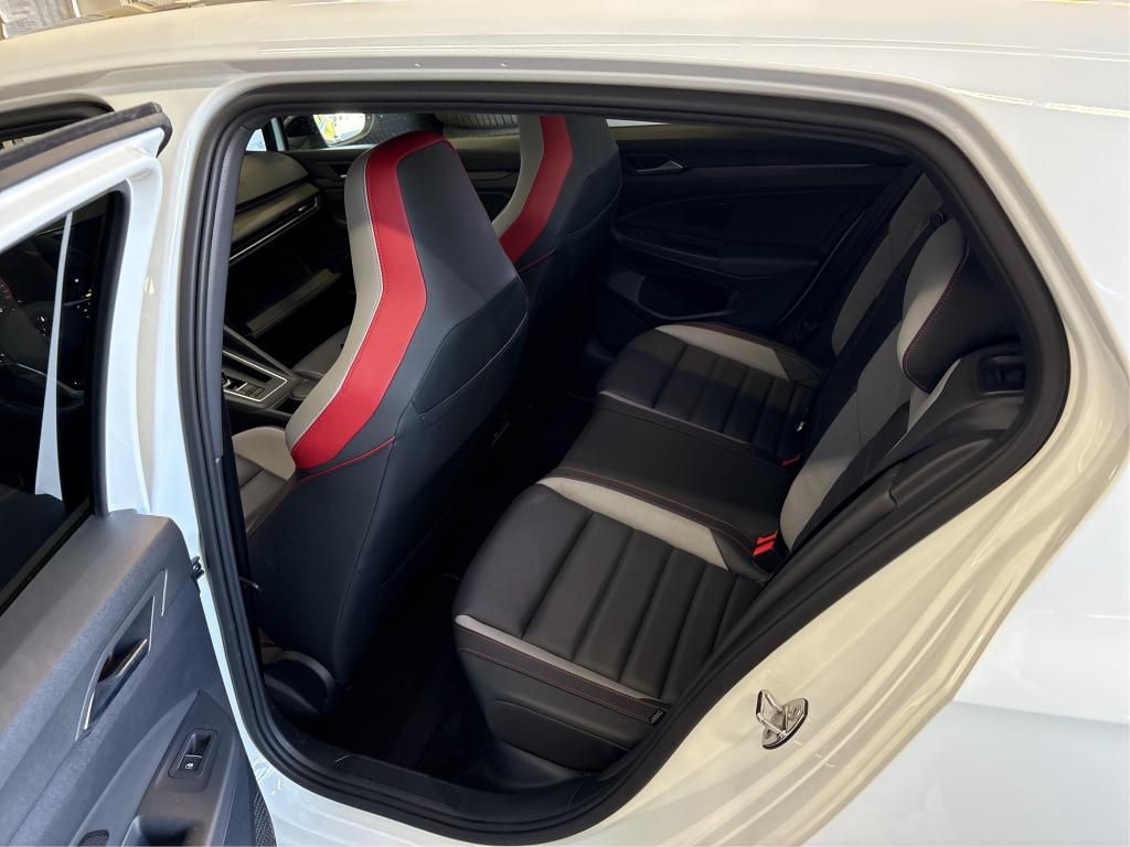 Volkswagen Golf 2022 г. Белый, пробег 48364 км
