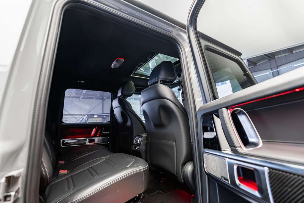 Mercedes-Benz G 450 2025 г. Серый, пробег 40773 км