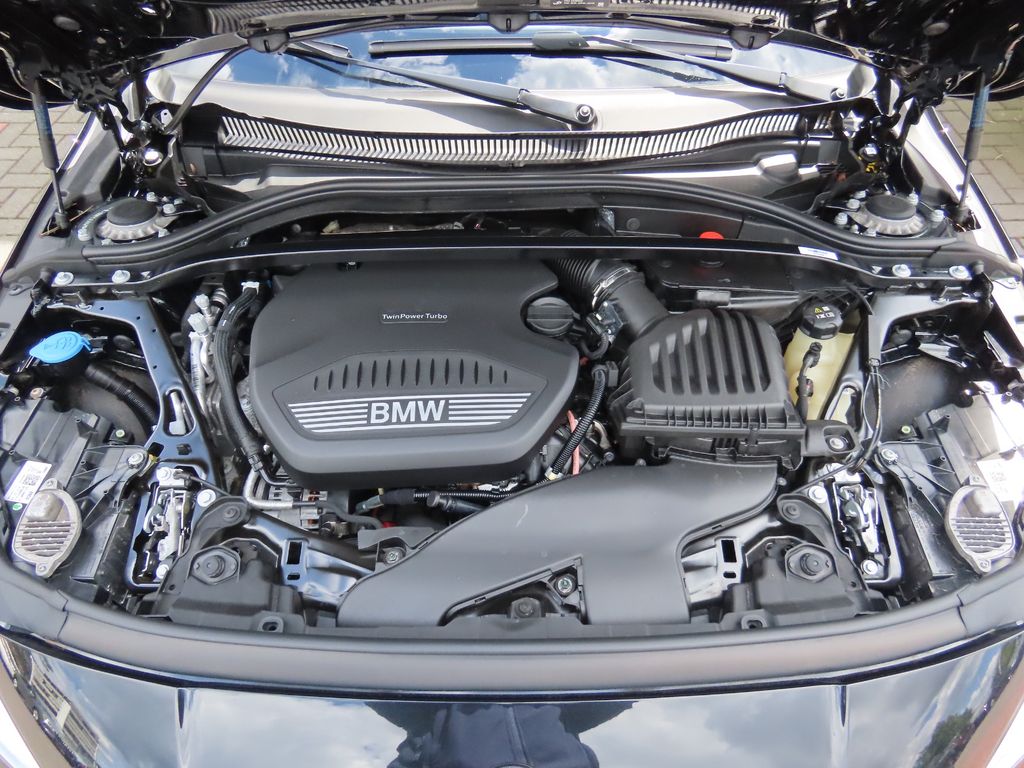 BMW 120 2023 г. Чёрный, пробег 56870 км