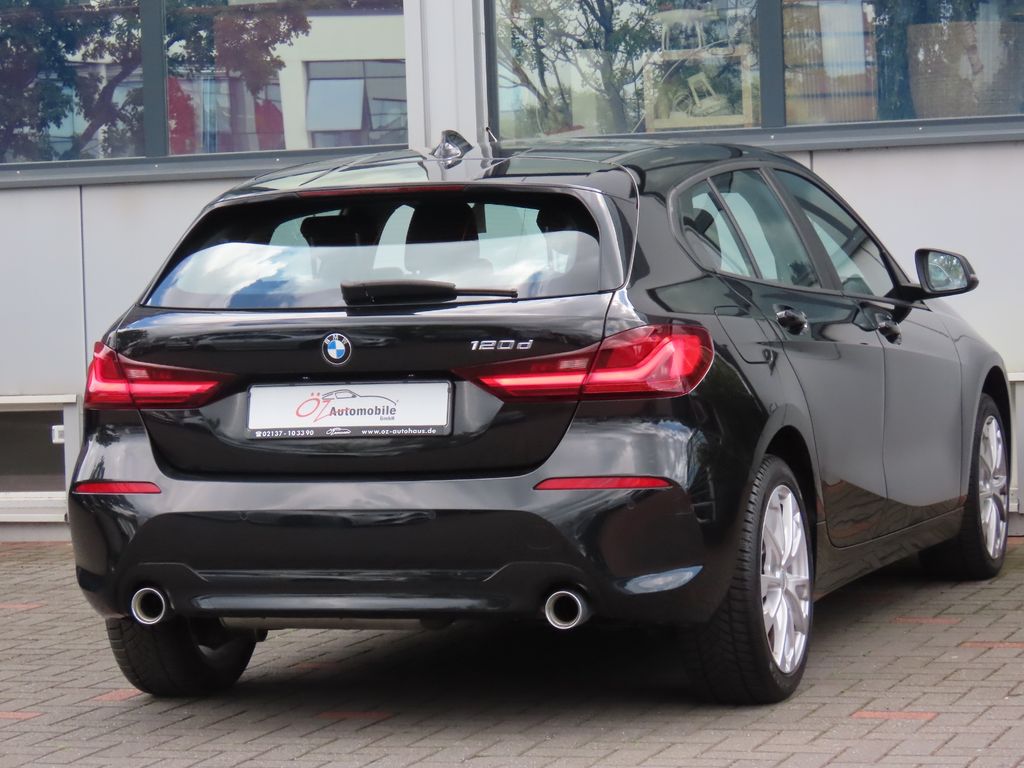 BMW 120 2023 г. Чёрный, пробег 56870 км