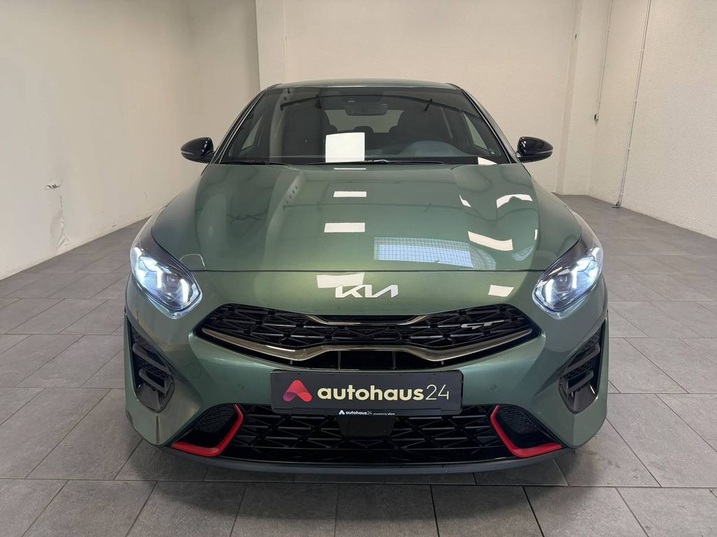 Kia CEE'D / CEED 2023 г. Зелёный, пробег 41143 км