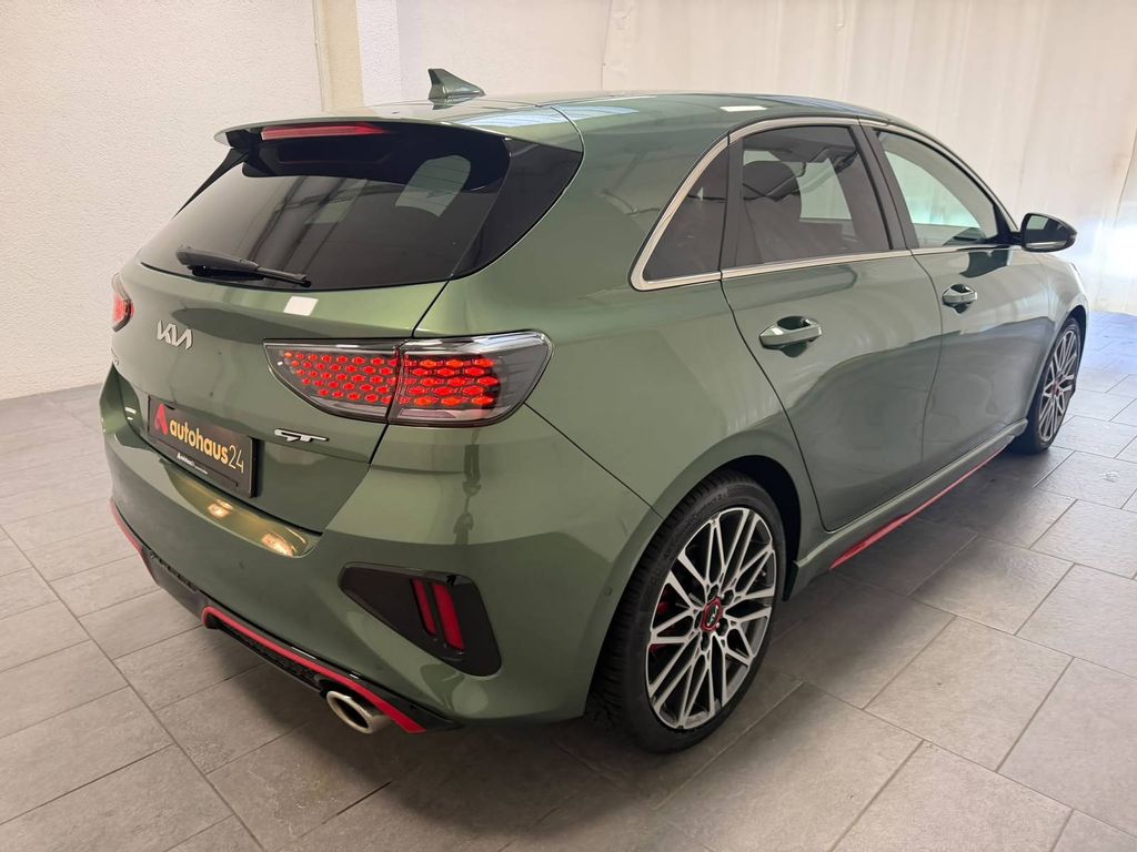 Kia CEE'D / CEED 2023 г. Зелёный, пробег 41143 км