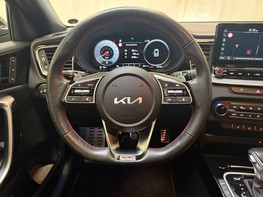 Kia CEE'D / CEED 2023 г. Зелёный, пробег 41143 км