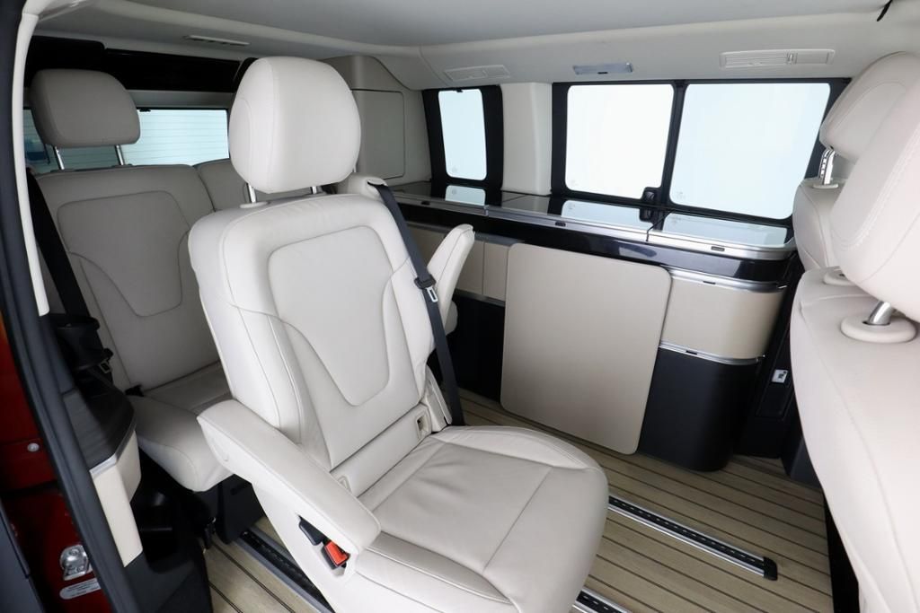 Mercedes-Benz V 250 2025 г. Красный, пробег 38072 км