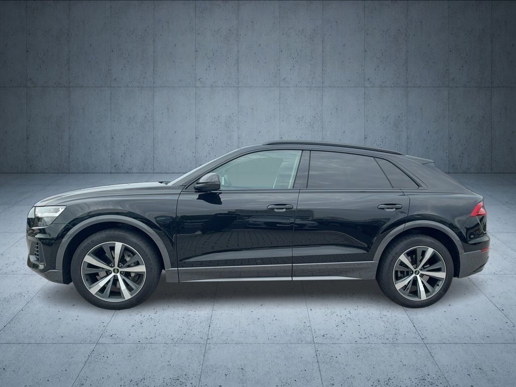 Audi Q8 2023 г. Чёрный, пробег 44402 км