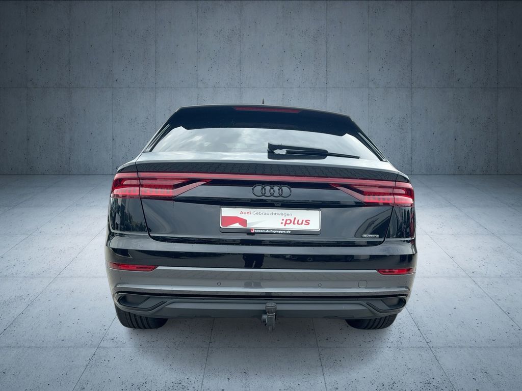 Audi Q8 2023 г. Чёрный, пробег 44402 км