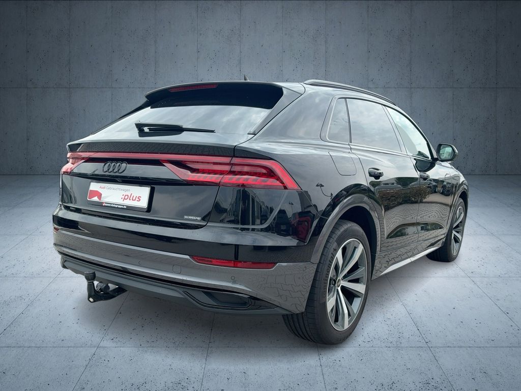 Audi Q8 2023 г. Чёрный, пробег 44402 км