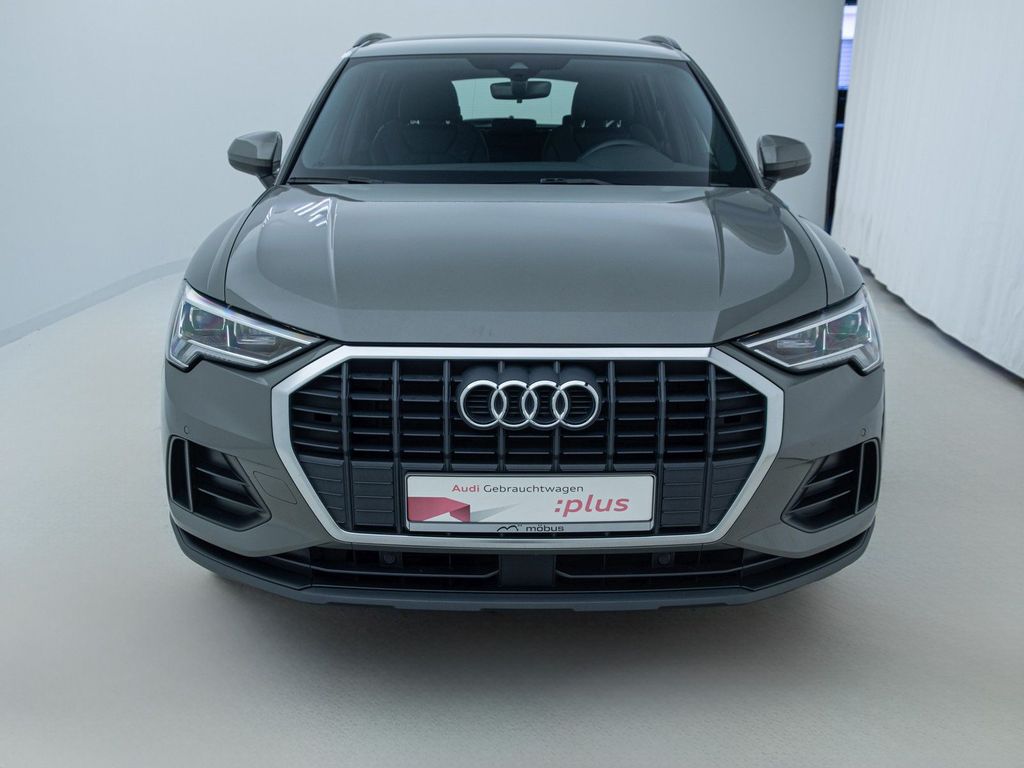 Audi Q3 2022 г. Серый, пробег 54365 км